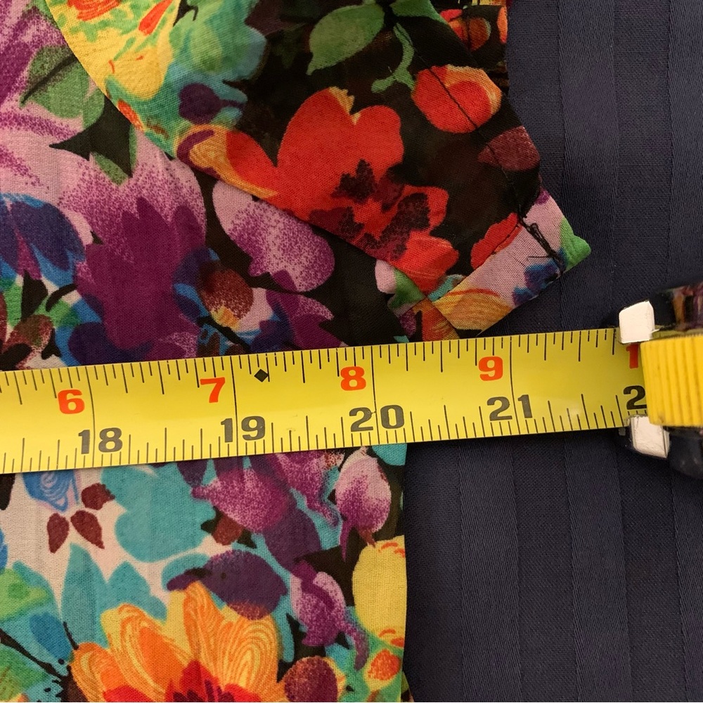 NY Collection Rainbow Floral Top Size Small - Picture 3 of 7